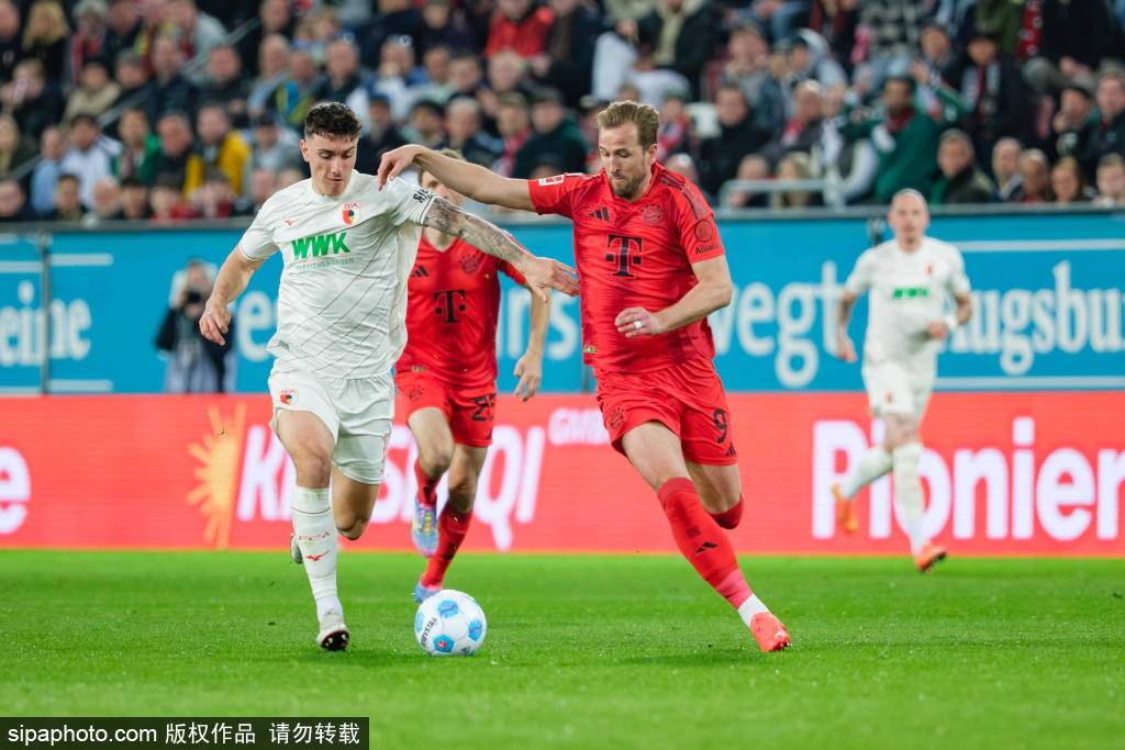 拜仁慕尼黑3-1战胜切尔西：凯恩双响，古斯托失误成转折点